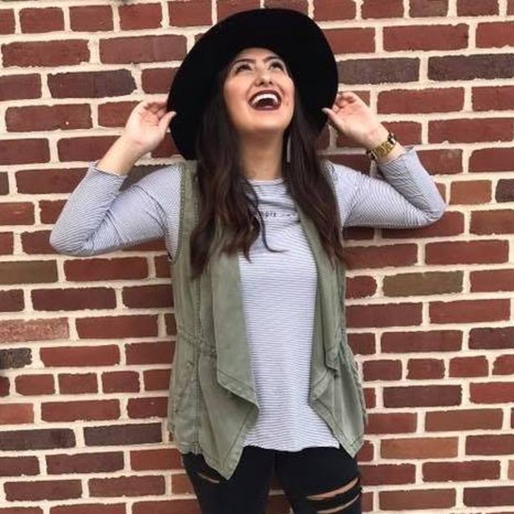 Meet your Posher, Anais